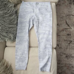 Lululemon Wunder Under High Rise Crop Leggings 🌿